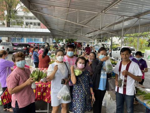 ร่วมอุดหนุนตลาดนัดถนนคนเดิน หน้าที่ว่าการอำเภอลำปลายมาศ