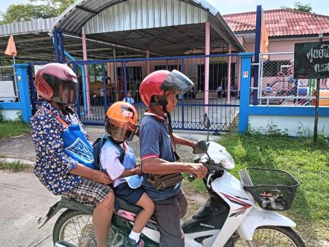 ร่วมรณรงค์สถานศึกษาขับขี่ปลอดภัย
