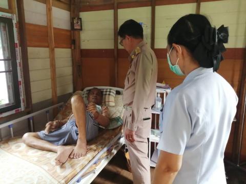 “ลงพื้นที่เยี่ยมผู้ป่วยติดเตียง ในเขตรับผิดชอบตำบลแสลงพัน”